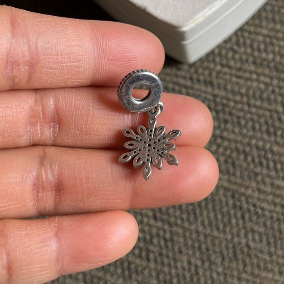 RETIRED PANDORA CHARM SPARKLY CINDERELLA SNOWFLAKE DANGLE CHARM W/ CZ STONES - Picture 6 of 7